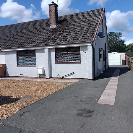 Alton Towers & Foxtail Barns & Oak Barns & Peak District Villa Wetleyrocks Exterior photo